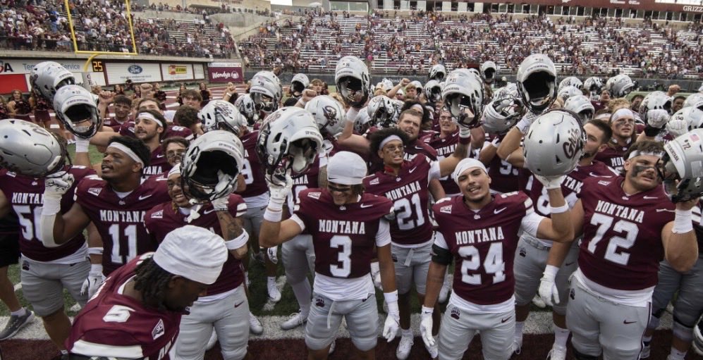 colesievers_'s tweet photo. After an amazing conversation with @CoachWesNurse I am extremely excited to announce I have recieved an offer from Montana! 🐻🐻
@KeatonJ_3 
@Ryan_Clary_ 
@BrandonHuffman 
@coachcroninamhs https://t.co/yvhNlzJD6m