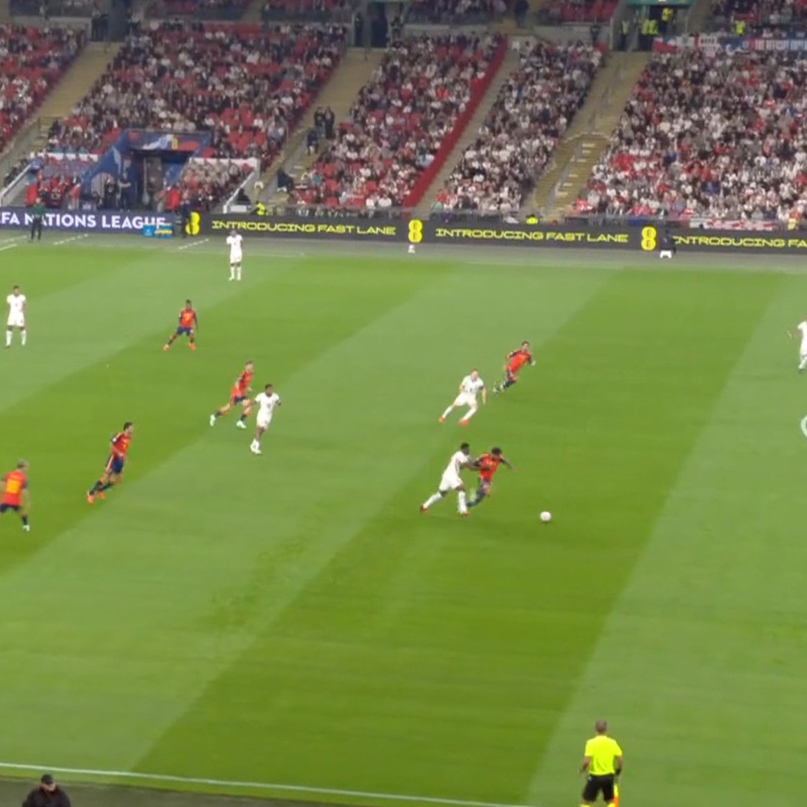 BarcaUniversal's tweet photo. 🚨 Lamine Yamal with the high pressing to recover the goal and scores a golazo.

MBAPPÉ COULD NEVER! THE 2026 BALLON D'OR IS LAMINE'S. https://t.co/9EsNSxk7hb