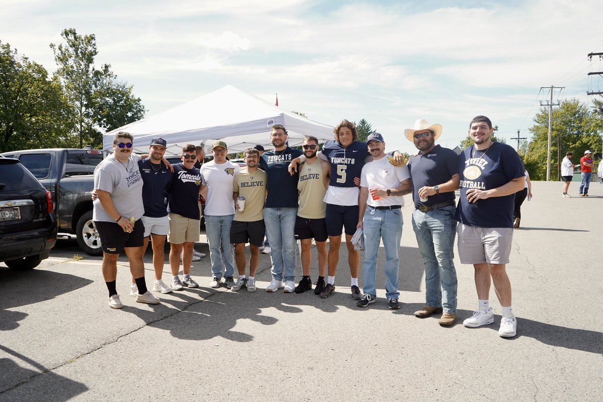 ThielAthletics's tweet photo. HAPPY HOMECOMING 🏈🔥🎉😺📣

#TomcatPride | @pacathletics https://t.co/ZTu6e6ZRRW