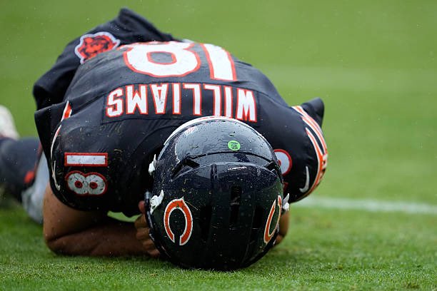 AdamSchefter's tweet photo. Bears officially have ruled out Caleb Williams for Monday night’s game vs. the Eagles. https://t.co/hLFqOG3u1N