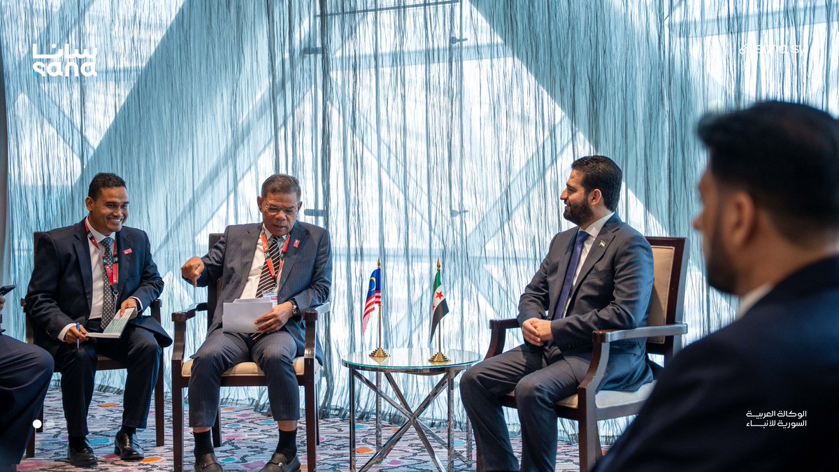 Sana__gov's tweet photo. وزير الداخلية أنس خطاب يلتقي كلاً من وزير الداخلية الكويتي الشيخ فهد يوسف سعود الصباح، ووزير الداخلية الماليزي داتو سري سيف الدين ناستيون إسماعيل، على هامش أعمال مؤتمر الأمم المتحدة الخامس عشر لمنع الجريمة والعدالة الجنائية المنعقد في أبوظبي.

وجرى خلال اللقاءين بحث سبل تعزيز التعاون وتبادل الخبرات في المجالات الأمنية والشرطية والقضايا ذات الاهتمام المشترك.

#سانا