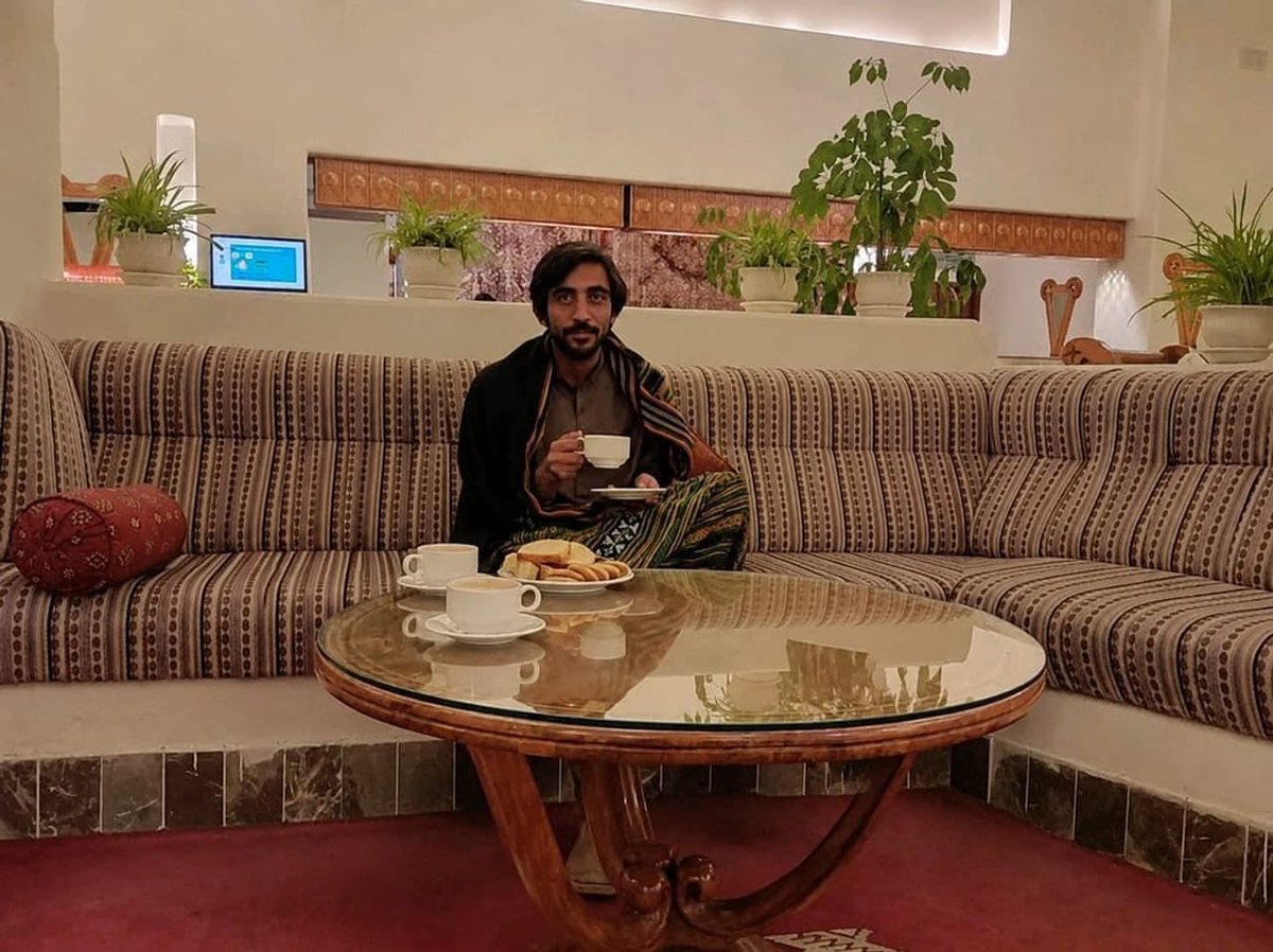 MarriBaloc85135's tweet photo. جب کوئی ریاست امن کی منافی کرے تو امن آتا ہی نہیں۰بلوچستان میں گزشتہ سات دہائیوں سے ریاست ظلم و بربریت کررہی ہے۰بلوچ نے جب بھی امن کی بات کی ہے تو ریاست نے انہیں جیل و زندان کی نظر کی ہے۰نذر مری کو بھی ریاست نے امن کی بات کرنے پر لاپتا کیا اور وہ تاحال لاپتا ہے
#ReleaseNazarMarri https://t.co/g1CxvIgZk0