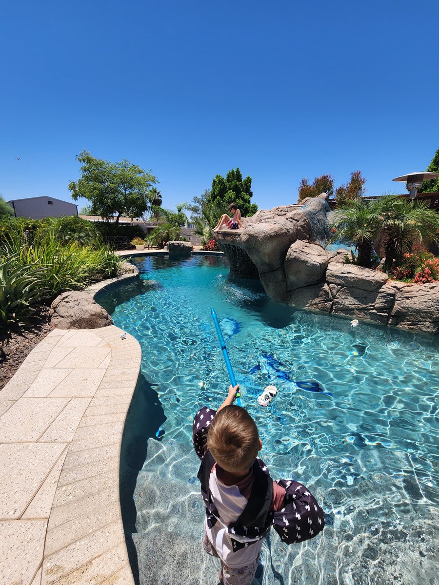 calpool's tweet photo. September Saturday = Pool Day! 💦 

Soaking up the rest of our swim season, the best way we know how. Grab all of the pool toys and floaties; it's a great day to jump in. 😎 

#calpools #azpoolbuilder #arizonaliving #phoenixpoolbuilder https://t.co/Hd1760tKp7