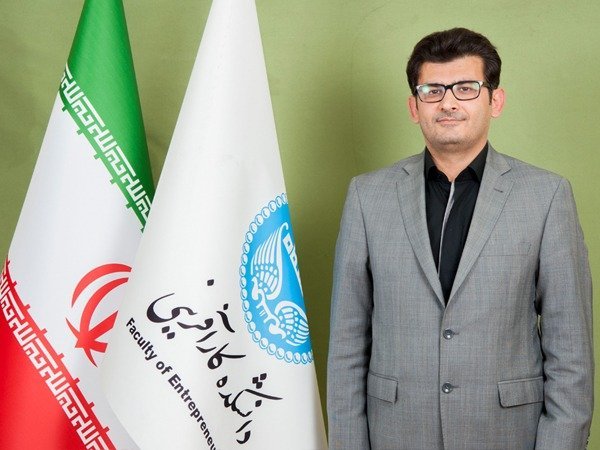 peykenergy's tweet photo. فصل تازه برای حمید پاداش

به نظر می‌رسد داستان حضور #حمید_پاداش در #صنعت_پتروشیمی وارد فصل تازه‌ای شده است.

نامی که احتمالاً به‌زودی بیشتر از گذشته در محافل و اخبار این صنعت شنیده خواهد شد. https://t.co/9LismMlpWE