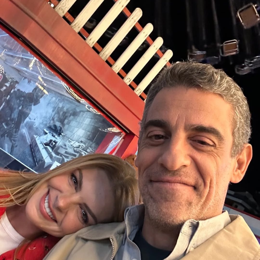 bpthaber's tweet photo. Kavak Yelleri oyuncuları Dağhan Külegeç ve Pelin Karahan, yıllar sonra bir araya geldi. https://t.co/Wm4LOR8rYc