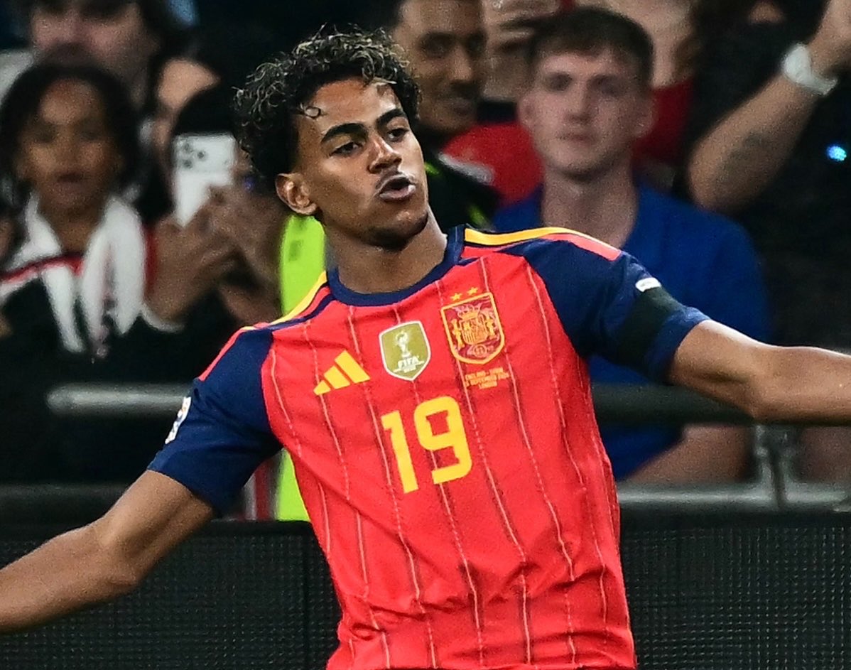 FabrizioRomano's tweet photo. 🍿🇪🇸 Lamine Yamal scores on his first game at Wembley reaching 15 G/A this season in all competitions for club and country.

9 goals, 6 assists in 9 games. https://t.co/wCRXnLmpOI