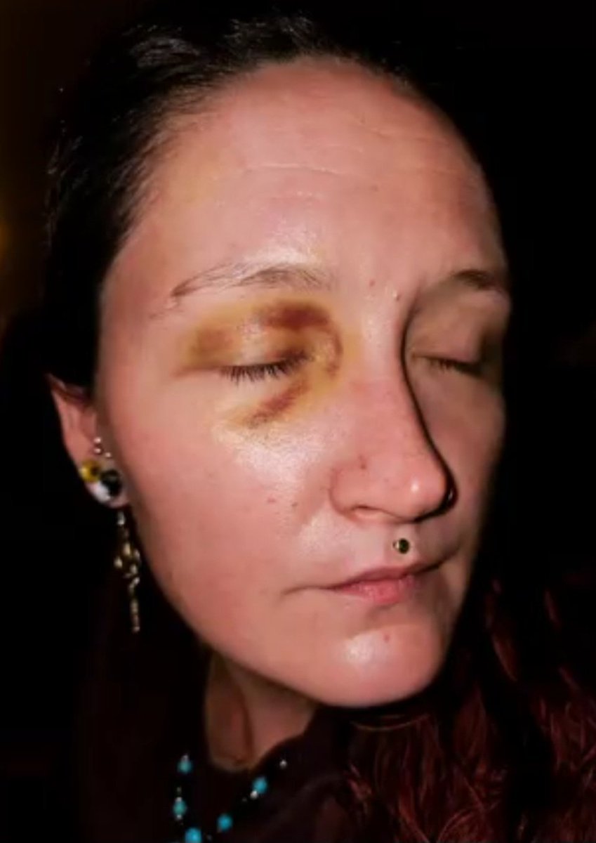 Pinkii_lockedin's tweet photo. Full stop please stop supporting scootie_doobiedoo on twitch & discord. He didnt just abuse me physically, mentally, emotionally and financially but also another ex gf kristina he did the same and she is only 4'11". please in good faith keep predators like him out of your community please. 🙏🏽
