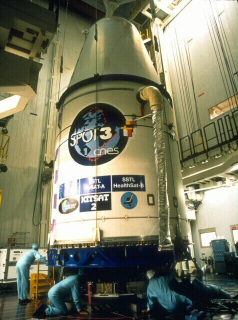 Arianespace's tweet photo. 🚀 33 years ago, Ariane 4 launched SPOT-3.

On 26 September 1993, an Ariane 40 lifted off from Europe’s Spaceport, placing the Earth observation satellite SPOT-3 into Sun-synchronous orbit.

SPOT-3 was part of the SPOT Earth observation programme, providing high-resolution imagery for applications including agriculture, environmental monitoring, cartography and disaster management.

The SPOT satellites could also point their imaging instruments away from the vertical, allowing the same area to be observed from different angles and enabling stereoscopic imagery and 3D terrain modelling.

Flight 59 was one of the Ariane 4 missions that supported the development of Europe’s Earth observation capabilities throughout the 1990s.

#LaunchingAmbitions