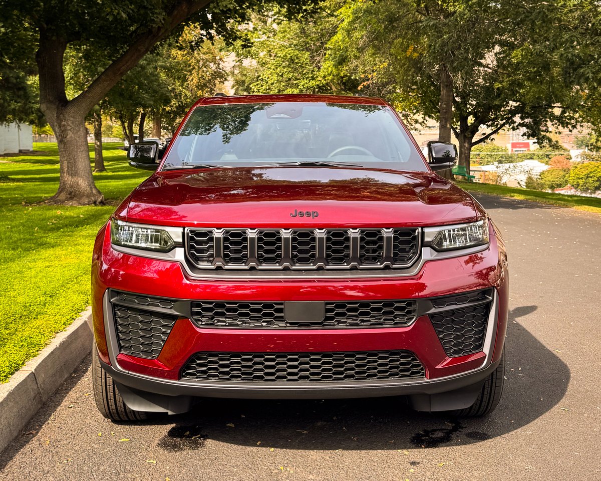 RogersDodge_ID's tweet photo. Go on that road trip you've been thinking about with the 2026 Jeep Grand Cherokee Laredo Altitude! 🛣️🚗

#lewistonidaho #rogersdodge #DriveHappy #Idaho #rmxperformance https://t.co/CC3BEhNYy8