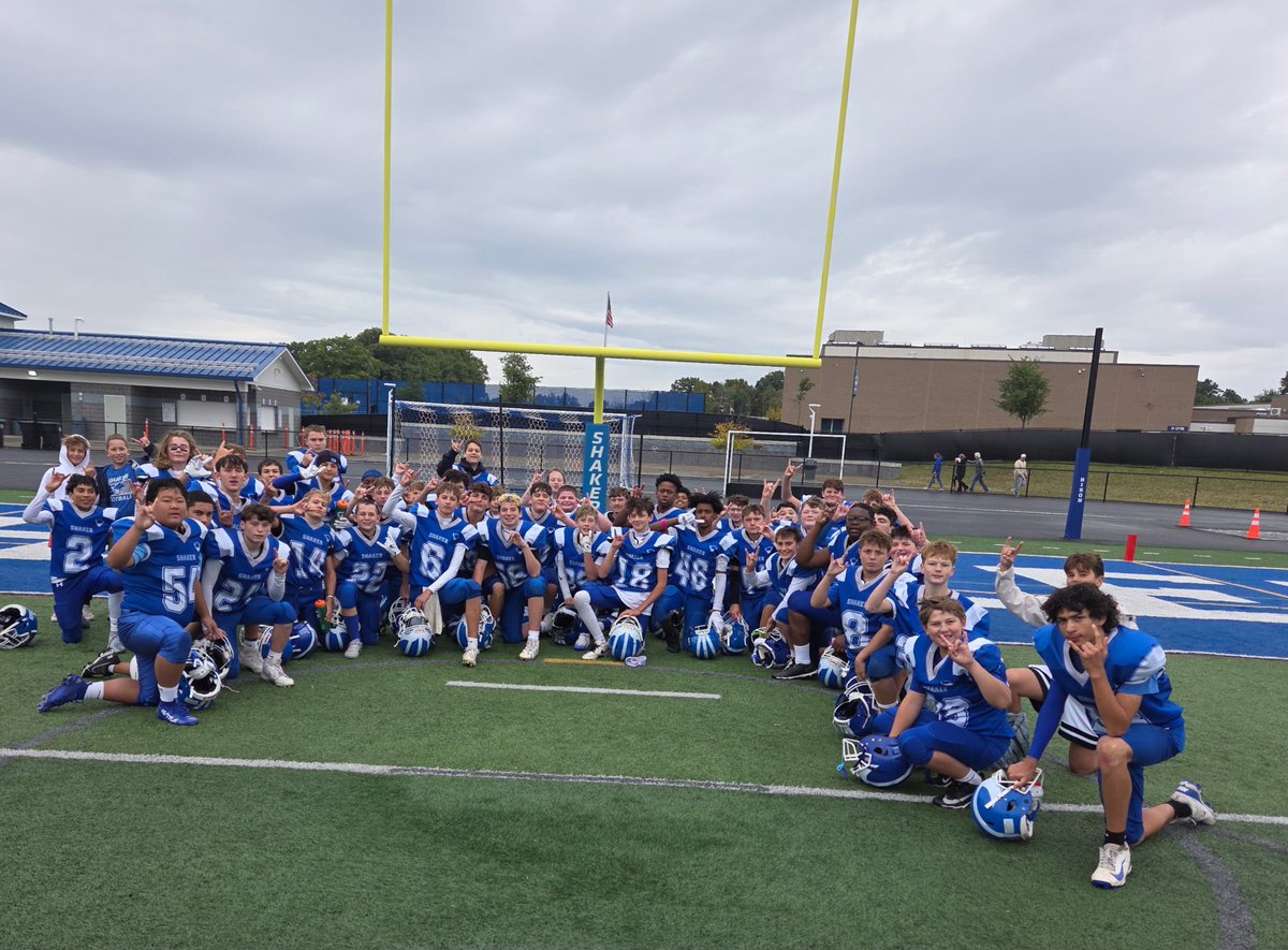 shakerfootball's tweet photo. Mod 8 with the 24-6 W over Saratoga…this win makes it a 5-0 week for the Bison!
Mod 7 ✅ vs Toga
Mod 8 ✅ vs Toga
Frosh ✅ vs Colonie
JV ✅ vs Colonie
Varsity ✅ vs Colonie
#AlwaysForward https://t.co/68kxP8uXWo
