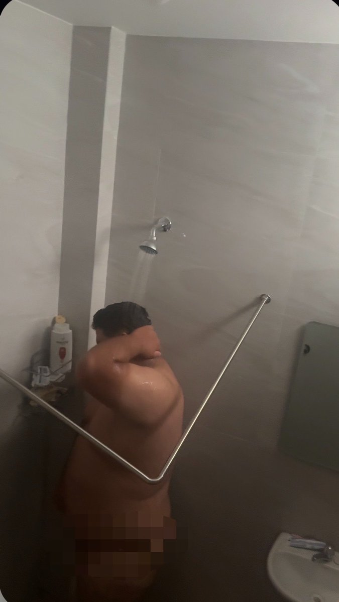 Grayhan08's tweet photo. https://t.co/xUYXL6NNqI Cuando me espiaron 👀🤤🔥 No me había dado cuenta y luego me pasaron el video 👀 #only #masturbándose #bigboytwitter #pornoamateur #casero #xxx #desnudo #amateur #hot #gordito #pornoxxx #onlyfans #cogiendo #sexo https://t.co/uhwta2JuhH