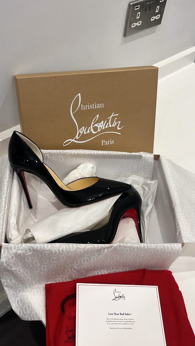 daisyxdiamond's tweet photo. I feel like this is a universal girl hood experience… NEVER PAY FOR YOUR OWN LOUBS!!👠❤️ https://t.co/YV0BlhdUSm