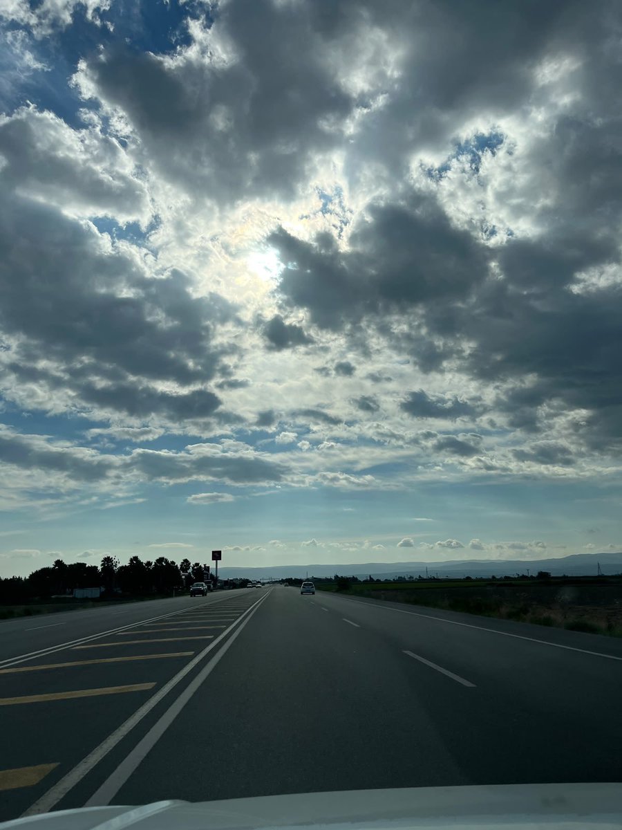 1dusseldunya's tweet photo. Geri döndüren gördün mü geçmişi. https://t.co/oTNYxuJB4m