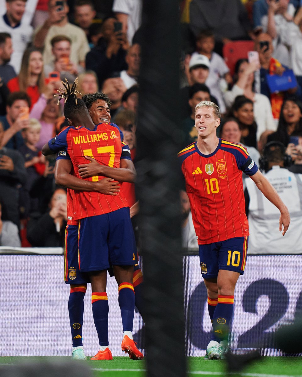 SEFutbol's tweet photo. Nuestra primera celebración en esta Nations.

🏴󠁧󠁢󠁥󠁮󠁧󠁿 🆚 🇪🇸 | 0-1 | 15’

#VamosEspaña | #NationsLeague https://t.co/OQt6FhaTuQ
