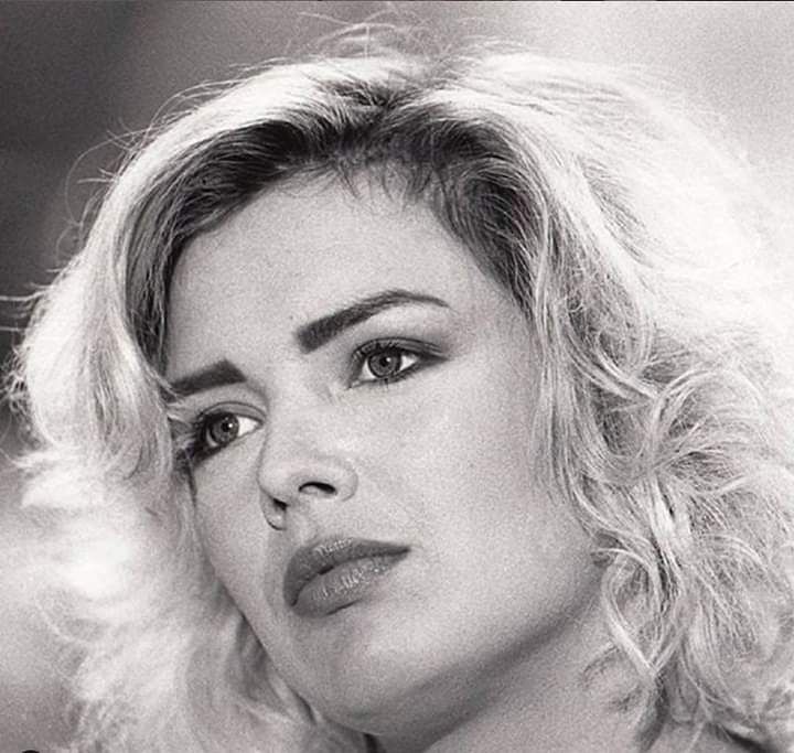 DailyKWilde's tweet photo. Kim Wilde 💖
1988 https://t.co/P0C6DLCY8K