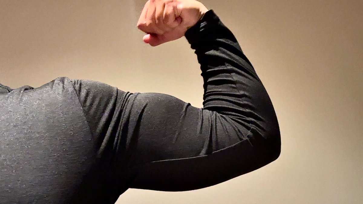 _1h511's tweet photo. arms day 💪 https://t.co/QsQQJPCjaY