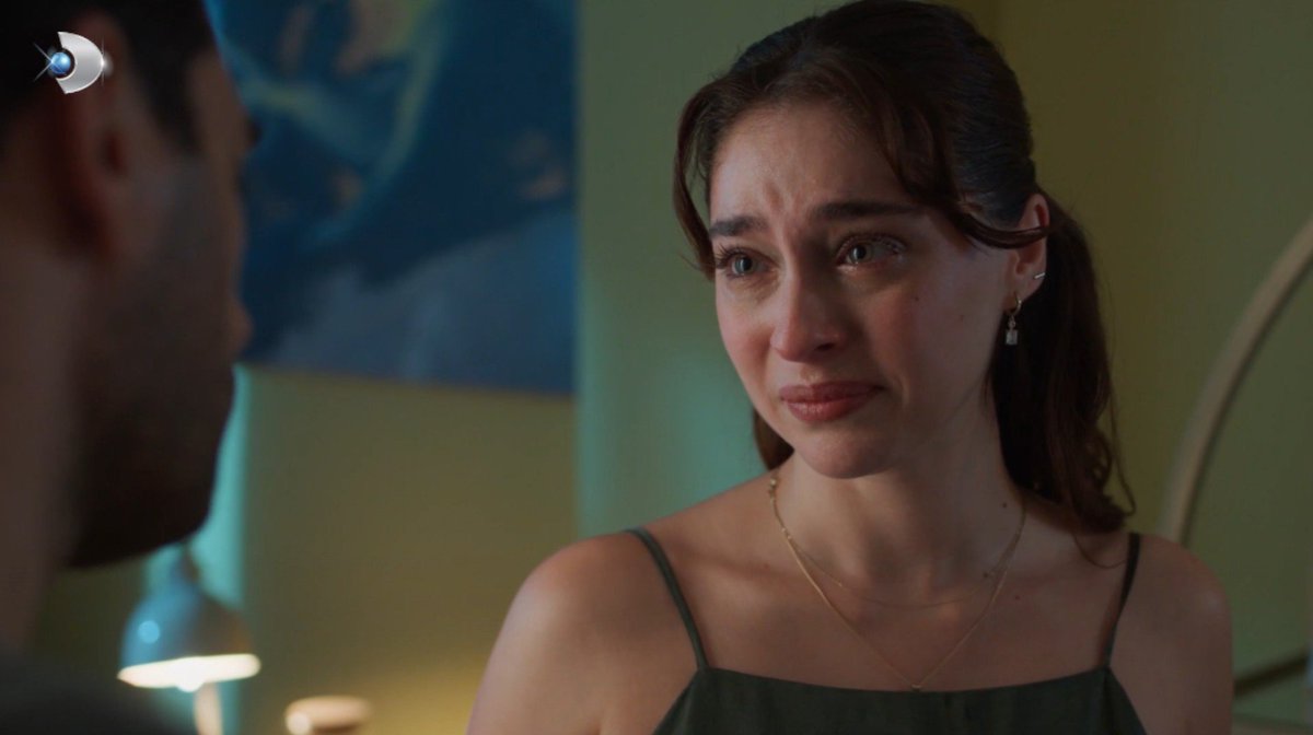 lexaaresco's tweet photo. "Ambos hemos perdido" 🥀 

#GüllerVeGünahlar
#zeyser https://t.co/nNps53N5uG