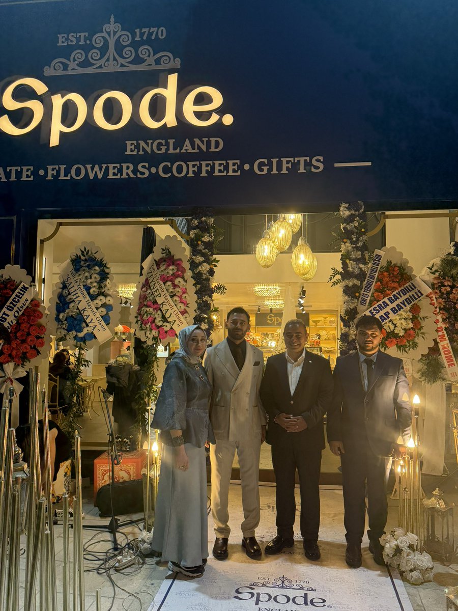 mustafazahit4's tweet photo. Türkiye’nin ilk Spode mağazasının açılışında bulunduk
Aslı ve Sait kardeşime hayırlı olsun 💐 @spode.urfa https://t.co/UZ8ixaWz02