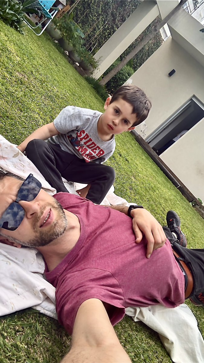 Ale_dG___'s tweet photo. Disfrutando con el peque después del postre… https://t.co/KUlsCITm55