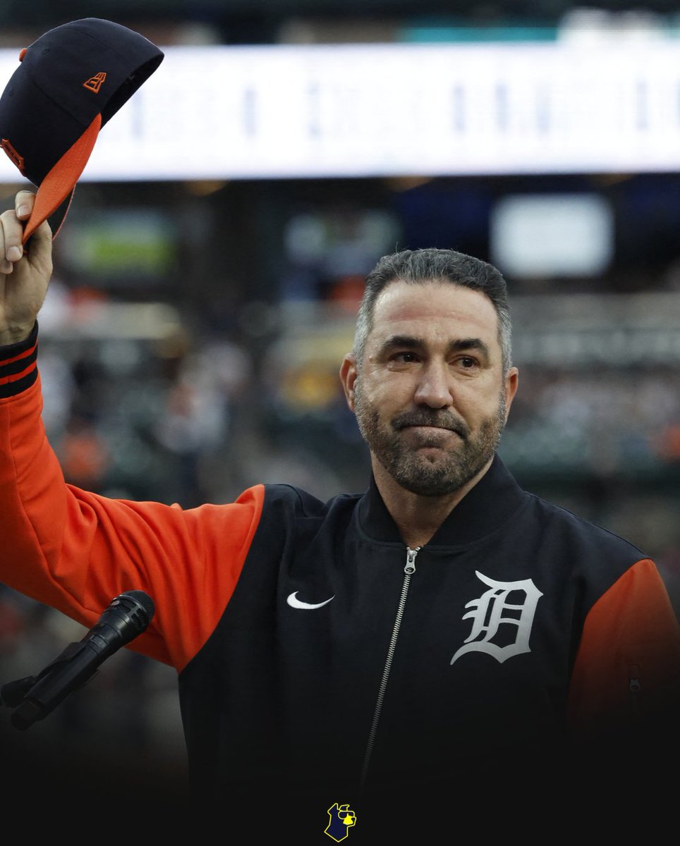 UnderdogMLB's tweet photo. Justin Verlander strikes out 6 in 5.1 innings in his final career start.

Verlander’s career numbers:
3576.2 IP
3560 K
3.33 ERA
1.14 WHIP

Currently 8th among MLB’s all-time strikeout leaders. https://t.co/QztNebvvAV