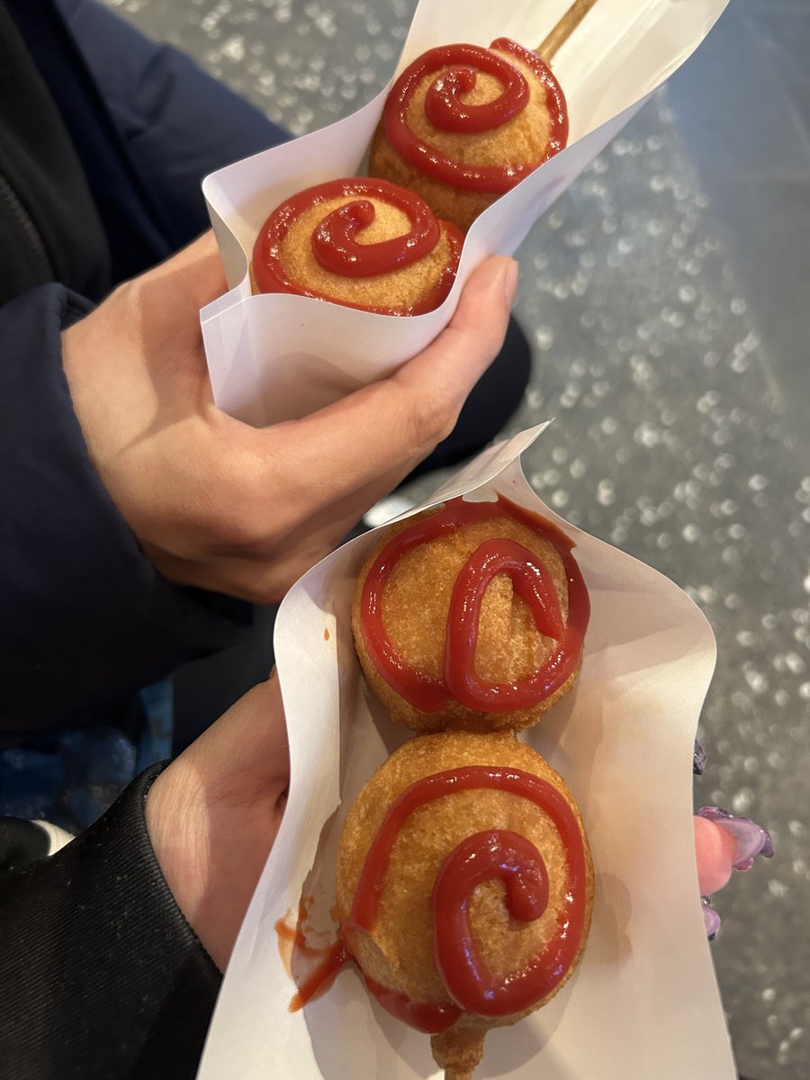 nomore87bbb's tweet photo. 美味しいですよね...ひょうたん揚げもおすすめなので、お時間があったら是非行ってみてくださいな🌀 https://t.co/ySIrLRyL1w