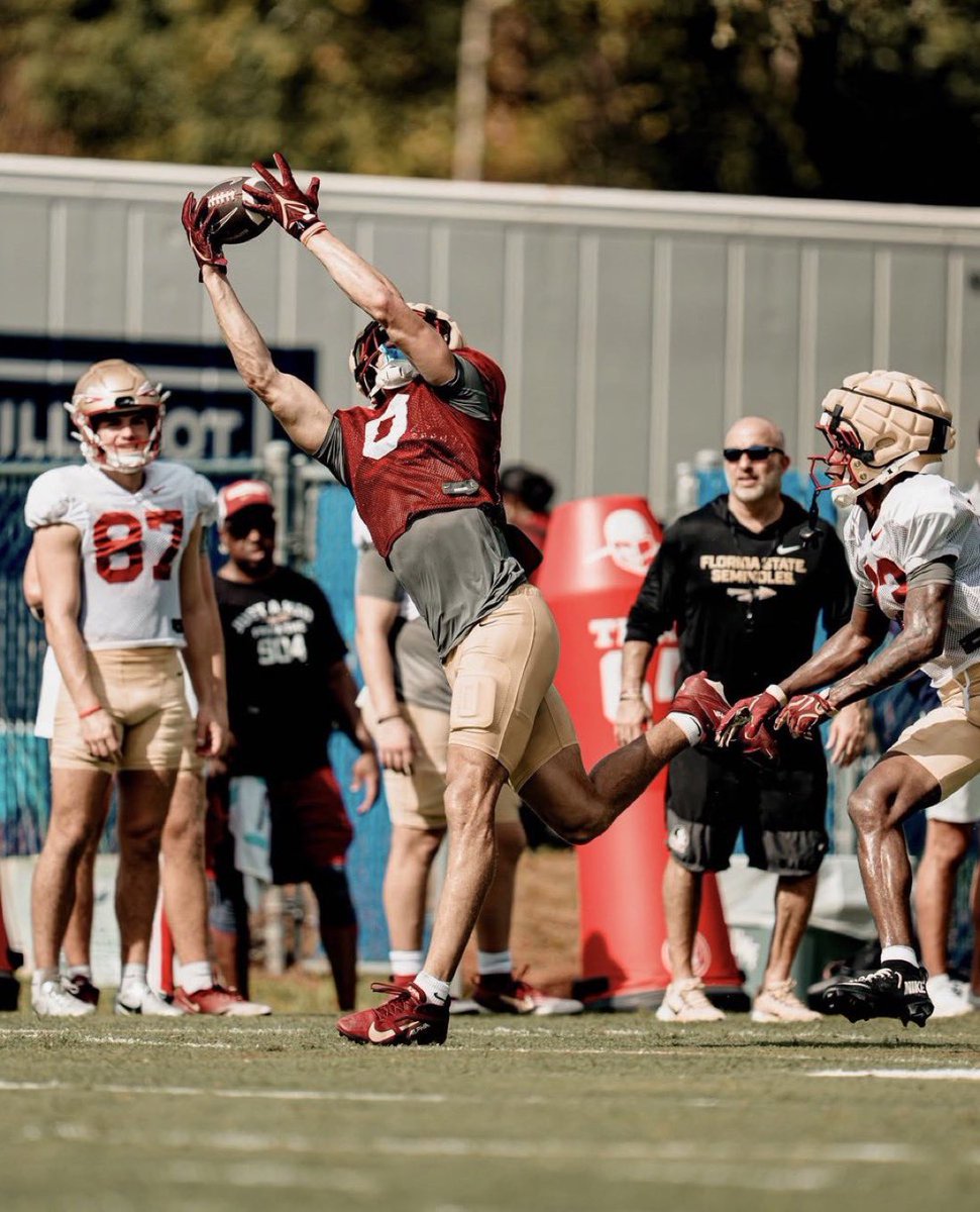 CentralNorvell's tweet photo. DUCE!

Florida State takes the early 7-0 lead over Central Arkansas with 14:16 left to go in the first quarter with 29-yard touchdown reception by wide receiver Duce Robinson. 🔥 #gonoles #fsufootball #ducerobinson https://t.co/miQtEEIVAL