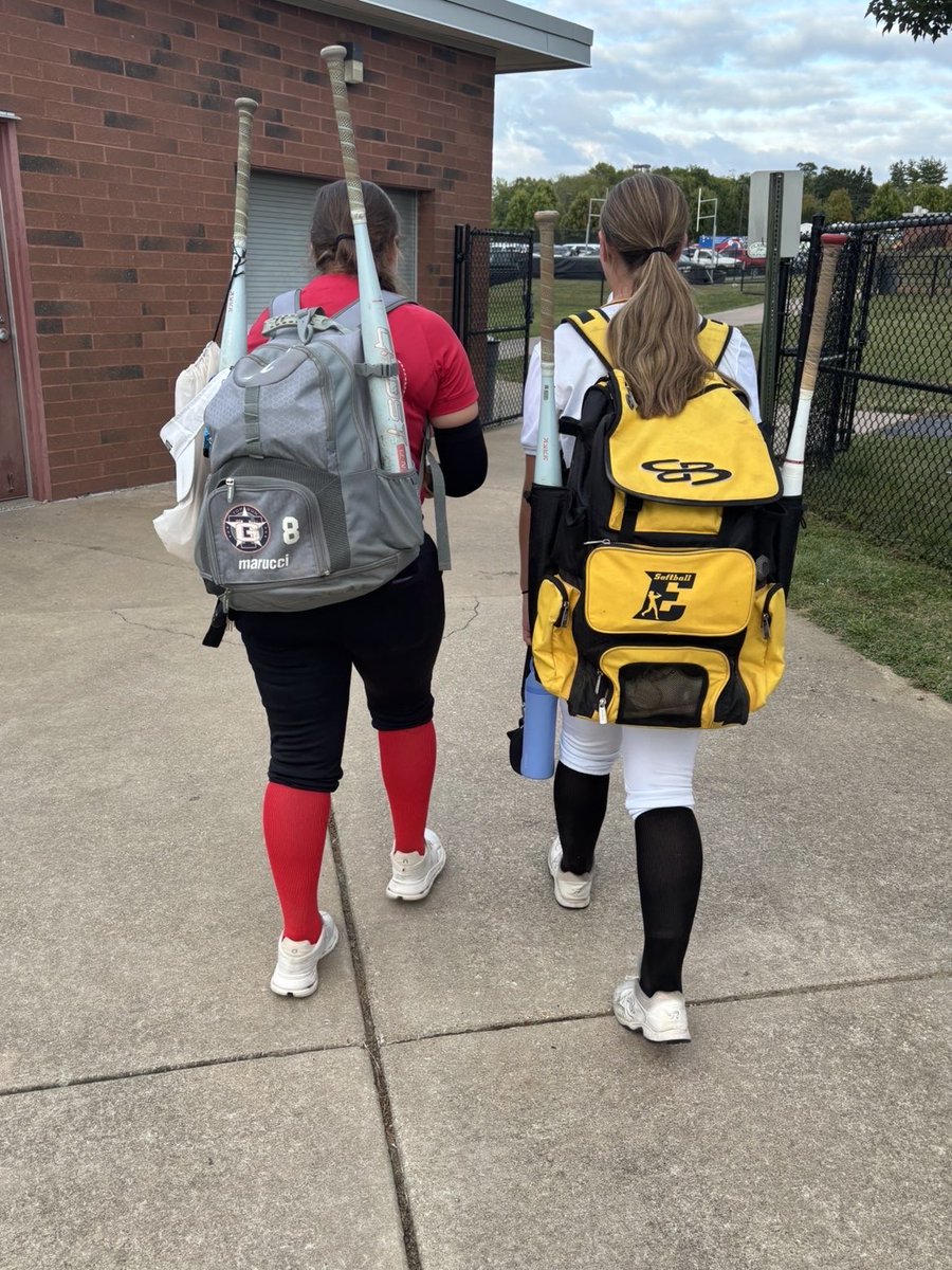 kayleedaniels27's tweet photo. Couple of good hits with go ahead RBIs and 2 conference wins. But the biggest thing was playing my BFF for the LAST time. ❤️U Ava! 
@FZSouthSOFTBALL @ZumSouth 
@topgun09stl
@JeffCo_softball @USASoftballREC 
@MidwestPremierS
@angierains1210 https://t.co/Vuf9YkeBpp