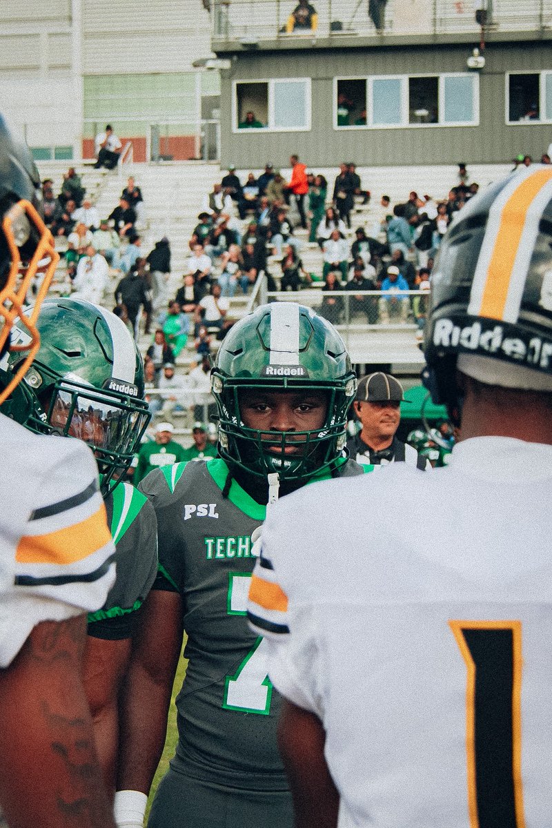 TM_Ju7's tweet photo. Week 1-5 tape!! WATCH ME WORK!!
@CoachRush_CTFB @CoachDaws_ @coach_rami_ @gary_abernathy @Detroit_CTFB
https://t.co/Kbj3oYVa4J https://t.co/HPwIiuxyji