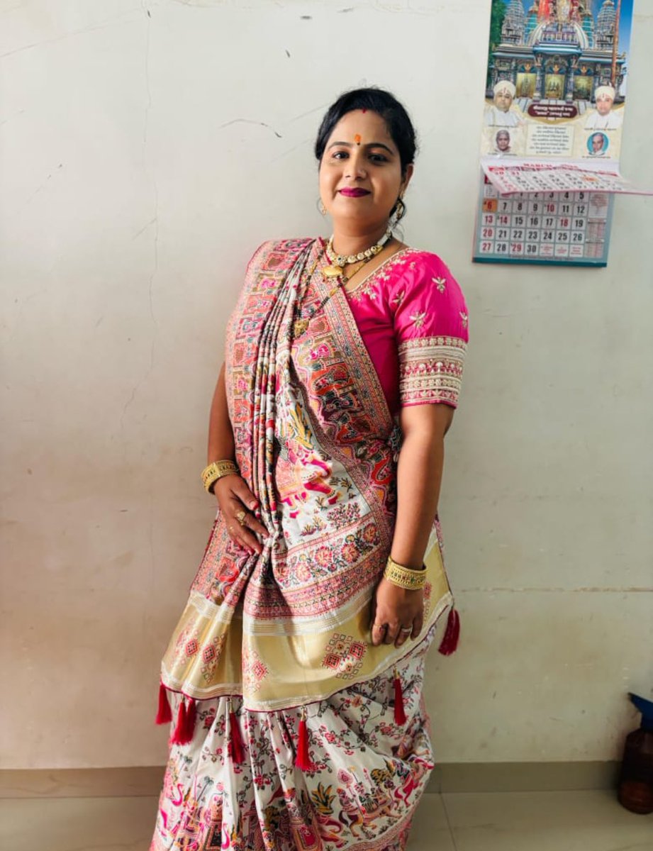 rekhapandit0's tweet photo. Jise iski pics use karni ho kar sakta he edit kar sakta he post kar sakta hee #IndianAunty
#DesiAunty
#MatureIndian
#SareeSeduction
#AuntyHot
#DesiCurves
#IndianMILF
#AuntyThirst
#HotIndianAunty
#SareeCleavage
#DesiRandi
#AuntyForYou
#ThickIndian
#MatureDesi https://t.co/kCGDe7TuKa