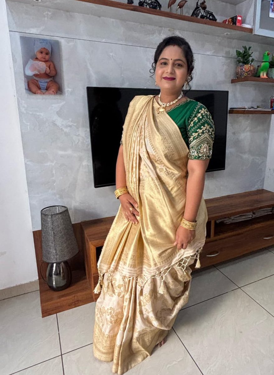 rekhapandit0's tweet photo. Jise iski pics use karni ho kar sakta he edit kar sakta he post kar sakta hee #IndianAunty
#DesiAunty
#MatureIndian
#SareeSeduction
#AuntyHot
#DesiCurves
#IndianMILF
#AuntyThirst
#HotIndianAunty
#SareeCleavage
#DesiRandi
#AuntyForYou
#ThickIndian
#MatureDesi https://t.co/kCGDe7TuKa