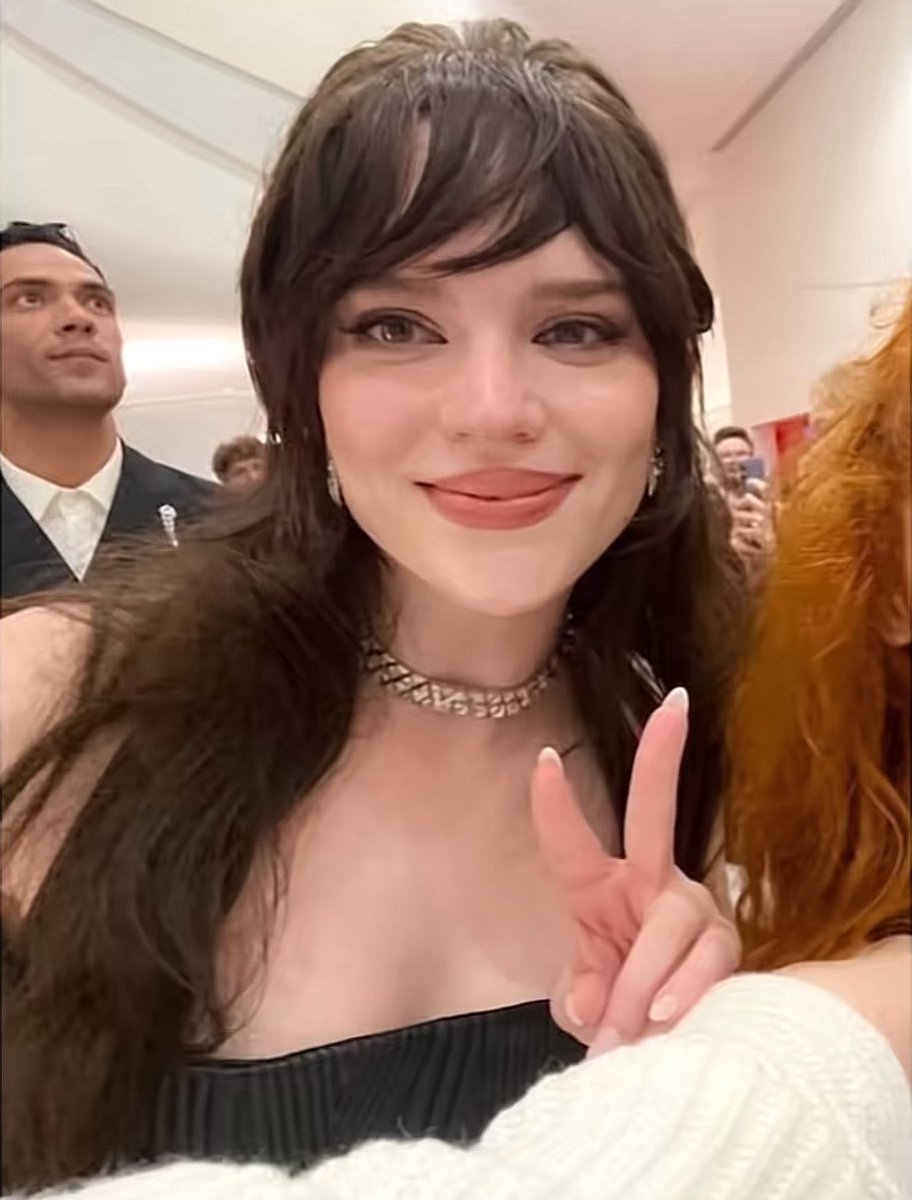 ccscatorccio's tweet photo. she is so beautiful like this is an angel #getting emotional over the soapy look at her smile https://t.co/w6cPQotWN8
