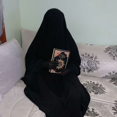 TahaniFaha's tweet photo. حجابنا هيبة، ونقابنا عزة وستر... ماهو مجرد قطعة قماش، هذا شرف نعتز فيه وورث أمهاتنا، وبإذن الله #النقاب_باق_للابد ولا تهزه هبوب الشك."
نعتز بهيبتنا ونفخر بسترنا، النقاب تاج على رأس كل شريفة وما يزيد المرأة إلا وقار ورفعة... #النقاب_باق_للابد 
وورث الأجداد ما نخليه." https://t.co/0LGLOOU3Lb