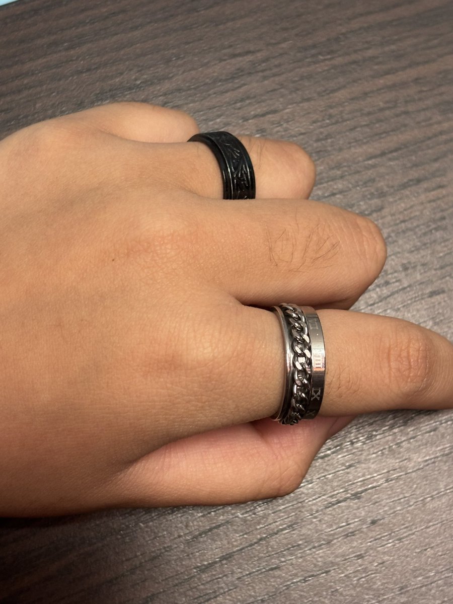 kibotanyusen's tweet photo. Some jewelry showed up in my cabin, would’ve preferred it to be new piercings but this’ll do.

(Holy hand reveal) https://t.co/EJtVaQOwY1