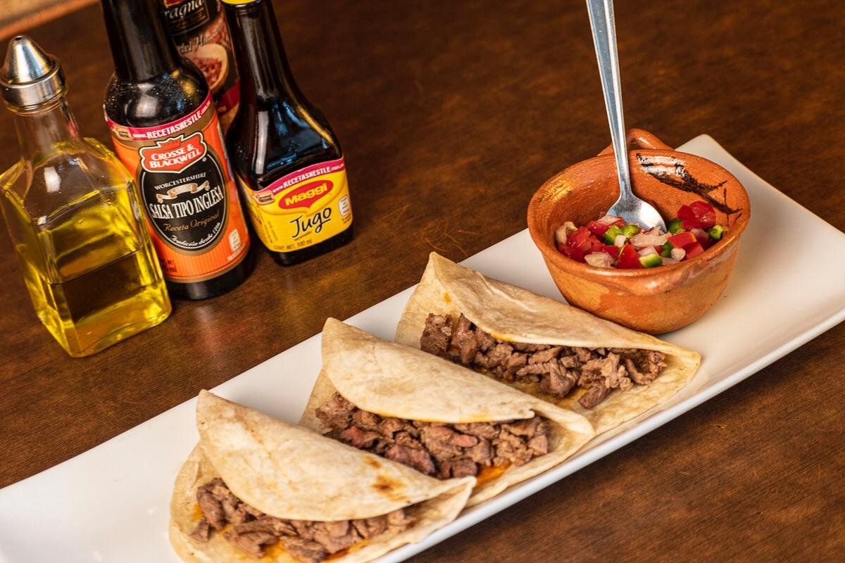 cronicabanqueta's tweet photo. ASADERO PUERTO PEÑASCO

Sus comensales y menciones en redes resaltan el filete de cabrería, el Rib Eye, el caldo de queso, la arrachera, las papas asadas y postres regionales como las coyotas.

Te esperamos
@AsaderoPuerto

🏠 Av. Renato Leduc No. 151
Col. Toriello Guerra
Tlalpan https://t.co/d4Wi809Eh8
