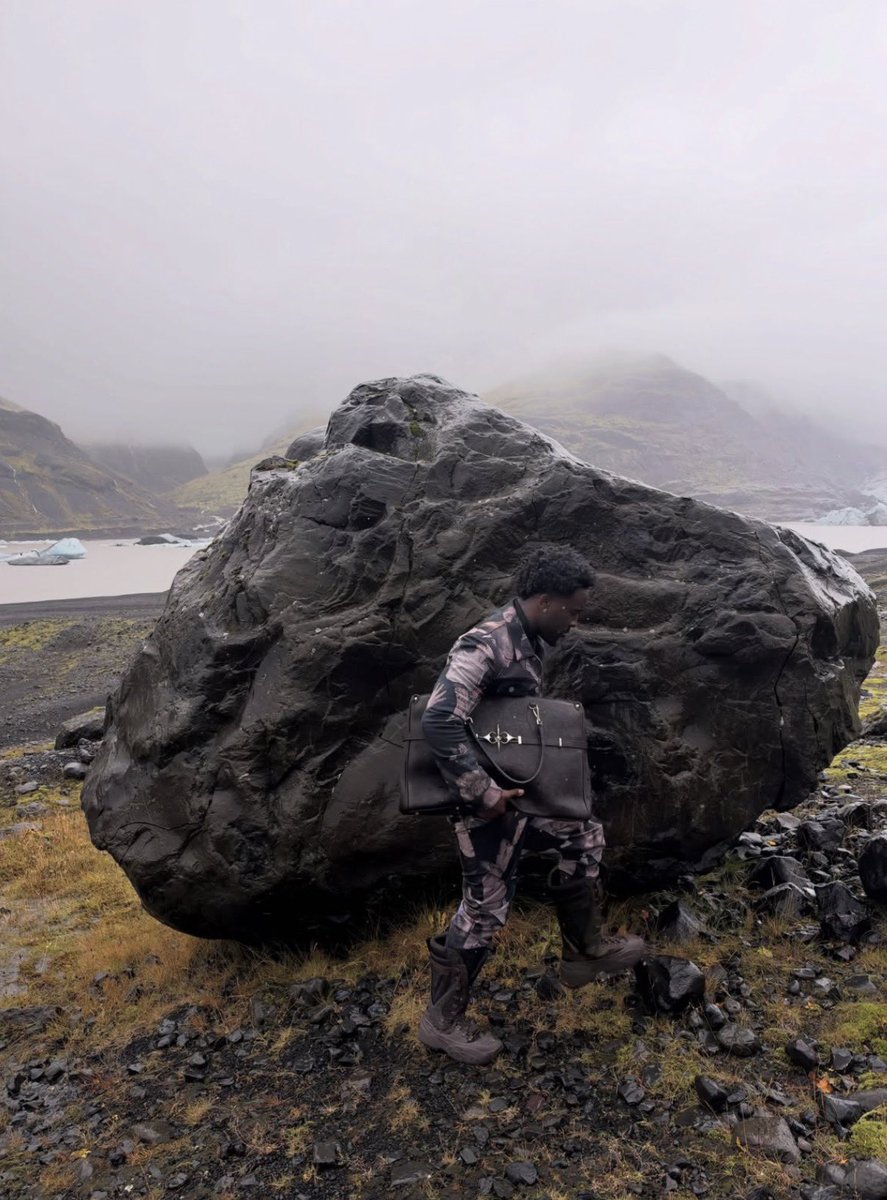 SlatDontMiss's tweet photo. Kai Cenat drops some pics of him while in Iceland 👀🔥 https://t.co/n8aRUvPBEo