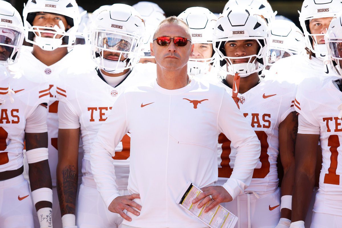 EricCHenry_'s tweet photo. KNOXVILLE, Tenn. -- Here's our game MVP, unsung hero and unit that needs to improve following No. 14 Texas' miscue filled 20-17 victory over No. 14 Tennessee at Neyland Stadium. 

https://t.co/5OqGPWGHRp https://t.co/D8RKiWKGd0
