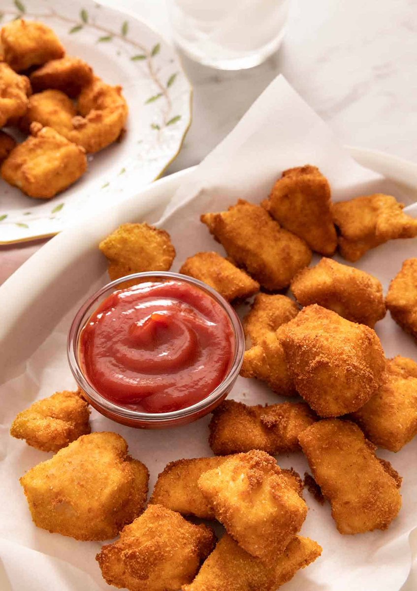 SuperWeirdTwo2's tweet photo. Daily nugget posting day 255!

Doing my nugget post before stream time!
EVERYONE WILL KNOW MY LOVE FOR THE NUG
YOU WILL NOT DENY MEEEEEE

#chickennuggets #slug #vtuber #bizartist #foodielife #FoodMood #FoodLovers #seaslug #NoGenAI #love #loyal #poster #deny #stream https://t.co/23sN8jZIld