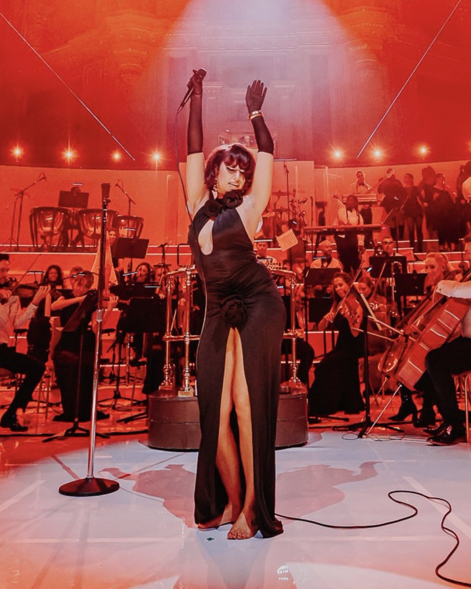 rayeinfos's tweet photo. 3 year anniversary of Raye at the Royal Albert Hall. https://t.co/Eoh6DD1nOo
