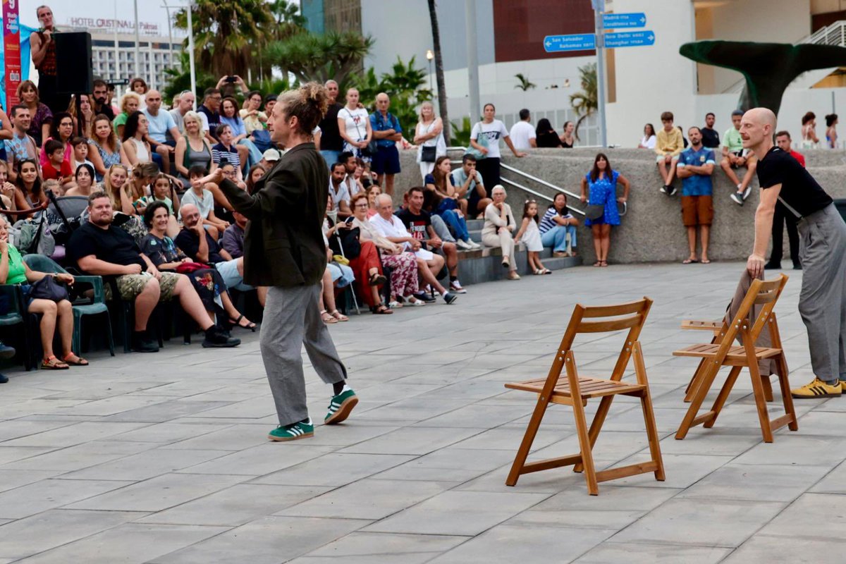 LPATemudas's tweet photo. #30TEMUDAS | ESPERANDO A BECKETT
Danza contemporánea, circo y clown se unieron para reivindicar el poder del movimiento como forma de comunicación en el estreno en el Festival de esta propuesta que llegó de la mano de Peso Producciones
#islascanarias https://t.co/hXgkQZ01U4