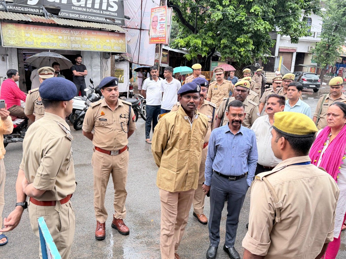 HindustanNewsEx's tweet photo. https://t.co/LqmWnH7F4c
पुलिस उपमहानिरीक्षक,चित्रकूटधाम राजेश एस0 द्वारा कंश मेला का निरीक्षण कर सुरक्षा-व्यवस्थाओं का लिया जायजा
#ssphamirpur #chirkut
#UttarPradeshNews #up #UPNews #UttarPradesh #mahobanews #mahoba #hamirpurup #rath #hamirpur #UttarPradesh #maudha #sumerpur https://t.co/TQiXe9rMxo