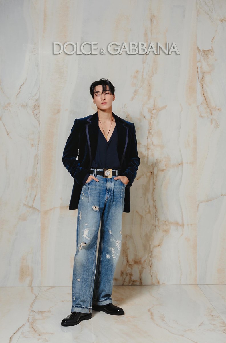 ellejapan's tweet photo. 【2027春夏ミラノフロントロウ速報】#SnowMan #岩本照 さん、#ATEEZ #SAN さんが「ドルチェ＆ガッバーナ」に来場。

▼記事はこちら
https://t.co/a4F7b7QXwU

#DGSS27 #DOLCEGABBANA #DGxHIKARU #HikaruIwamoto #CHOISAN  #DGxSan https://t.co/MzTtq0pUkW