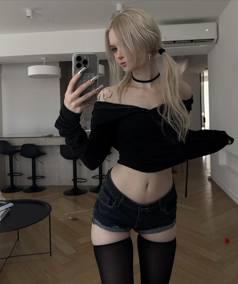 wetbianka's tweet photo. na co pierwsze zwróciłeś uwagę? https://t.co/i5NqRpZLtS