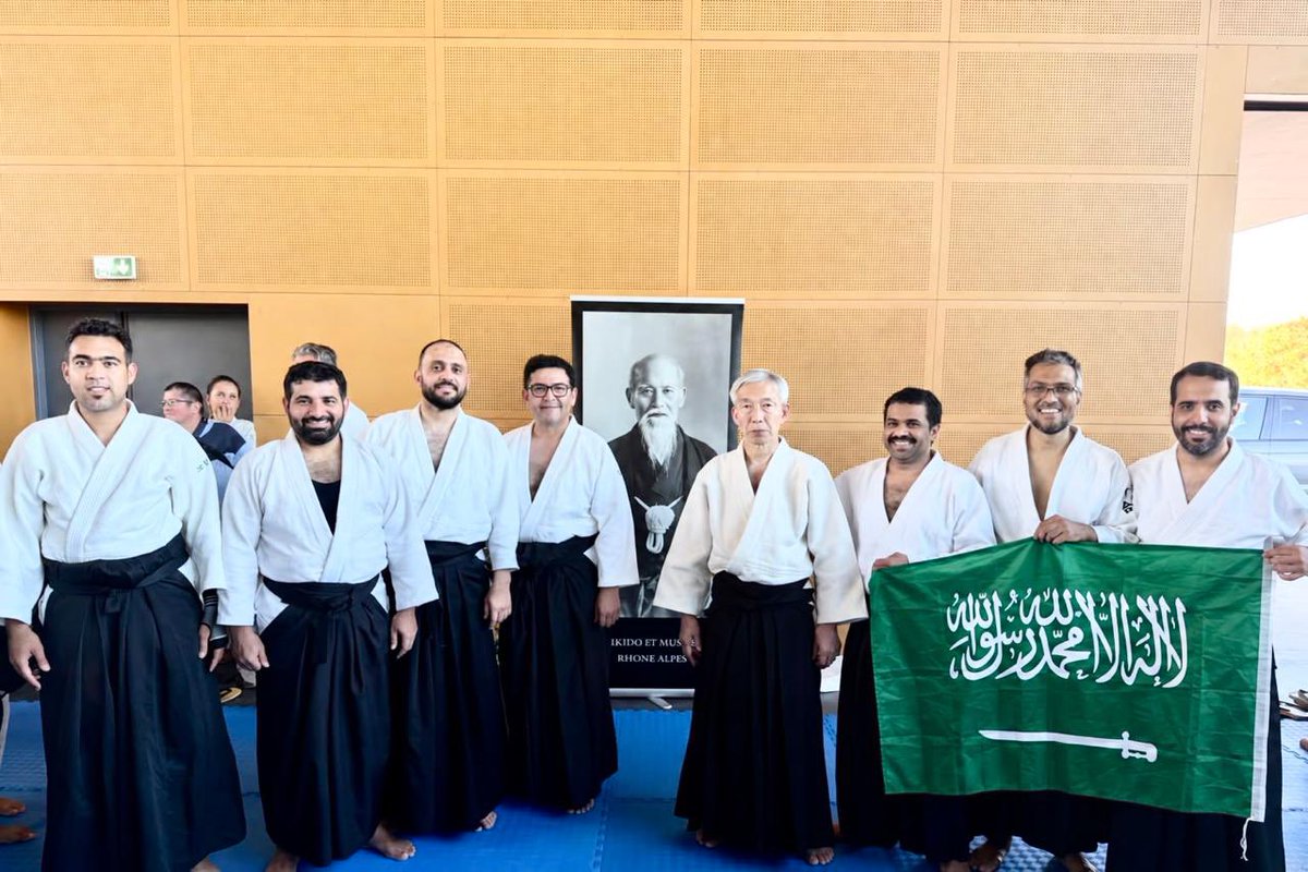 saudi_aikido's tweet photo. شارك فريق اللجنة السعودية للأيكيدو في دورة الصداقة العالمية للأيكيدو – Stage de l’Amitié 2026، المقامة في المجمع الرياضي بمدينة فارين الفرنسية خلال الفترة 26–27 سبتمبر 2026م، بمشاركة ممارسين من مختلف دول العالم. 🌍🇸🇦 https://t.co/Woa2dLo73S
