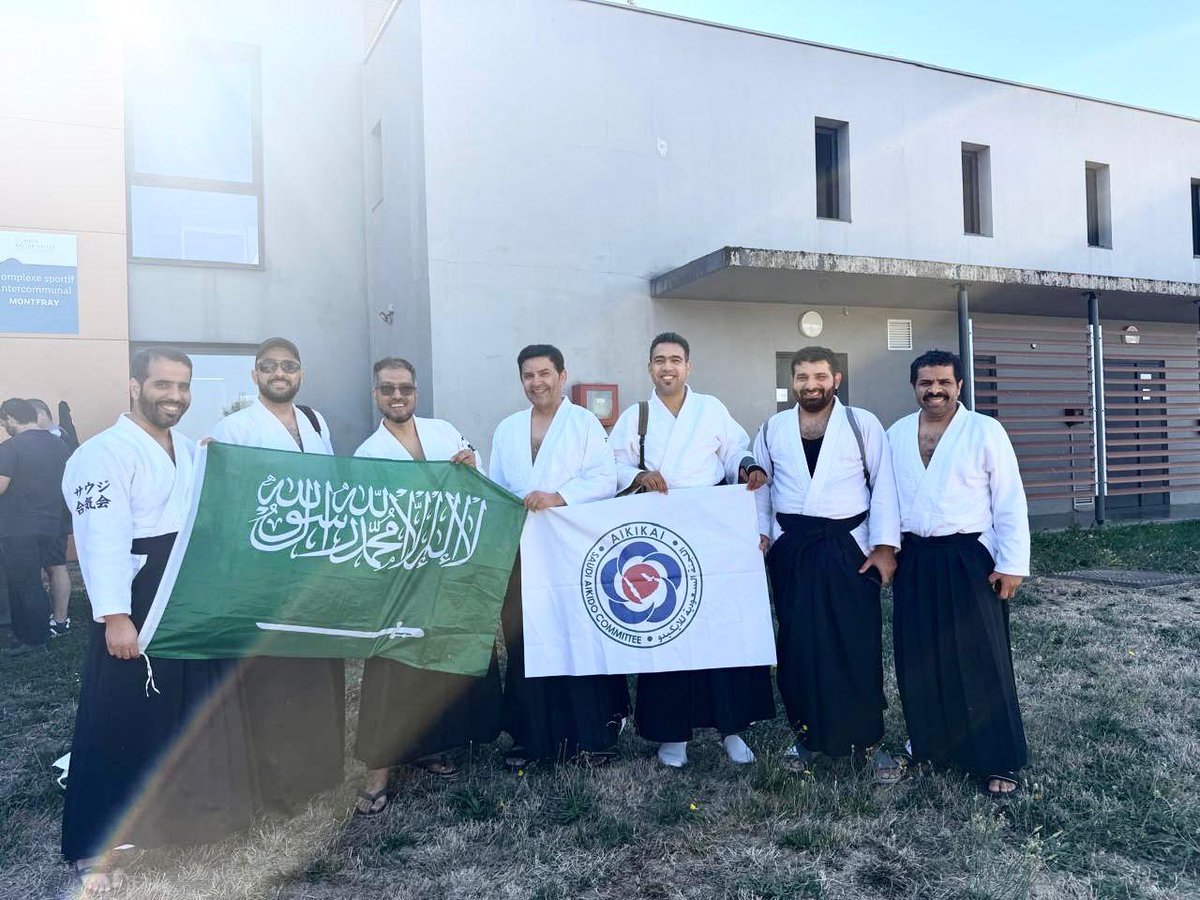 saudi_aikido's tweet photo. شارك فريق اللجنة السعودية للأيكيدو في دورة الصداقة العالمية للأيكيدو – Stage de l’Amitié 2026، المقامة في المجمع الرياضي بمدينة فارين الفرنسية خلال الفترة 26–27 سبتمبر 2026م، بمشاركة ممارسين من مختلف دول العالم. 🌍🇸🇦 https://t.co/Woa2dLo73S