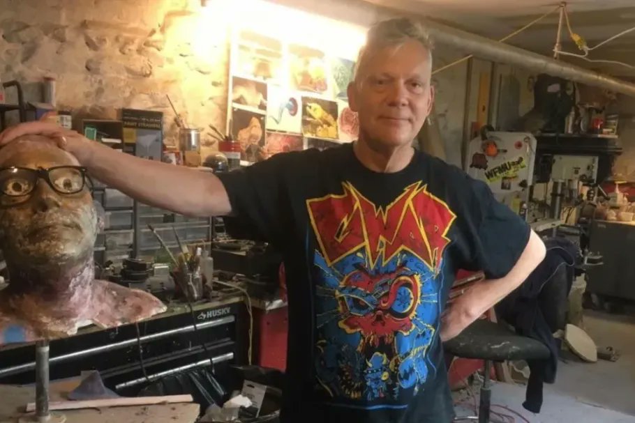 Variety's tweet photo. Chuck Varga, a founding member of the heavy metal band Gwar, died on Friday following a battle with cancer. He was 68.

https://t.co/RjtPQAtzkB https://t.co/QkQmfvoI2C