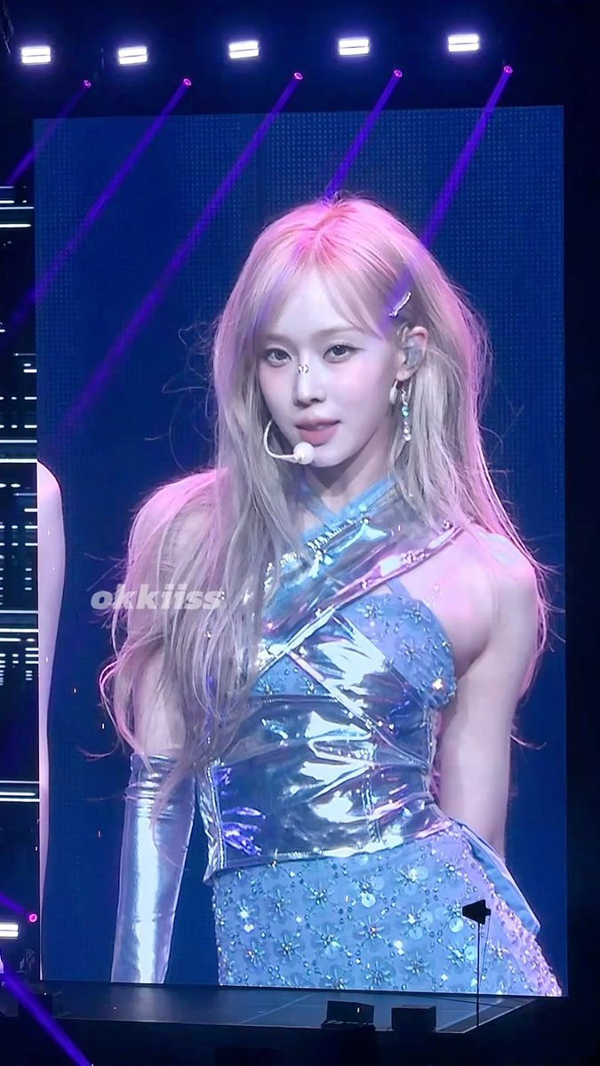 captainminjeong's tweet photo. category is: visual goddess on the big screen https://t.co/rveYgnuZYL