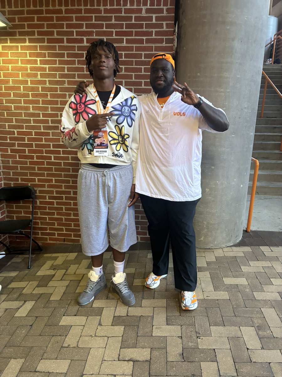 JakaiBickham1's tweet photo. After a great game day visit and conversation I am blessed to receive a D1 offer from The university of Tennessee #agtg #Vol #SEC @DekalbRecruits @RecruitGeorgia @ChadSimmons_ @adamgorney @CoachGregBarne1 @_Coach_Shugg @ColumbiaHighFB @247Sports @On3 @Vol_Football https://t.co/IkqVYghvZC
