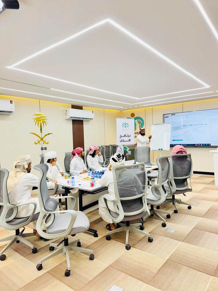 tanmiah_hm's tweet photo. قدمت جمعية التنمية الأهلية بالحصينية والمشعلية، ضمن برنامج هدف، دورة "مبادئ المحاسبة المالية في القطاع غير الربحي" لأعضاء نادي المحاسبين.
وشهد اللقاء الثاني:
1. تطبيقات عملية على القيود.
2. ⁠إعداد ميزان المراجعة .
3. ⁠المصطلحات المحاسبية في القطاع غير الربحي.
4. ⁠معرفة طبيعة الحسابات وأنواعها في القطاع غير الربحي .
5. ⁠تخصيص التكاليف.
@saudi_aramco
@EhsanSA
#هيئة_المراجعين_والمحاسبين #القطاع_غير_الربحي
