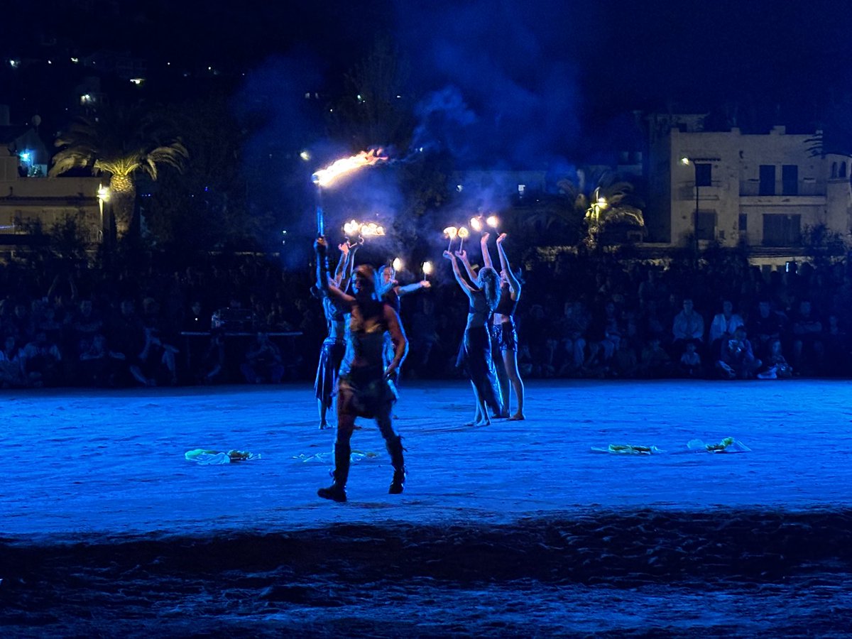 VisitEstartit's tweet photo. El foc és el protagonista aquest dissabte al vespre amb 'Fènix'. A càrrec d'Excalibur Teatre
#piratesestartit26 #visitestartit https://t.co/17TMp5VF5O
