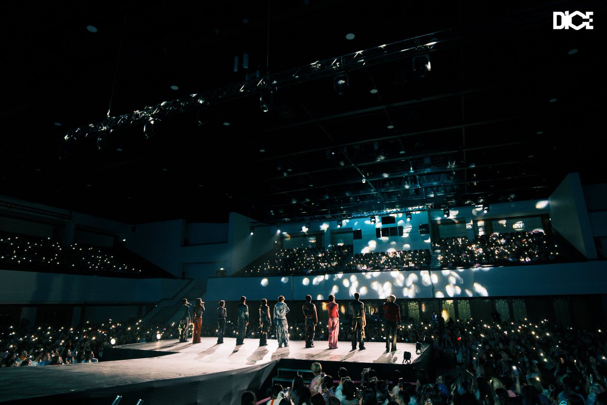 DICE_SONRAY's tweet photo. จบไปแล้วกับการเดินทาง DICE THE ENTERTAINER : THE 1st THAILAND FANCON TOUR 4 จังหวัด ปิดจบอย่างสวยงามกันที่ #DICETheEntertainer_เชียงใหม่ ขอบคุณทุกคนที่มาร่วมเดินทางครั้งนี้ไปด้วยกัน มันมีความหมายมากสำหรับพวกเรา พวกเรา DICE ขอขอบคุณค้าบบ 🙇🏻💜 (5/5)

#DICE_SONRAY https://t.co/ePNd1JuTW5